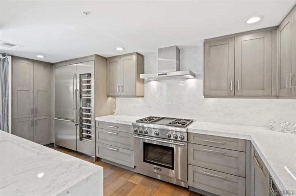 Photo of 160 W Island Ave, San Diego, CA 92101 (MLS # 260004709)