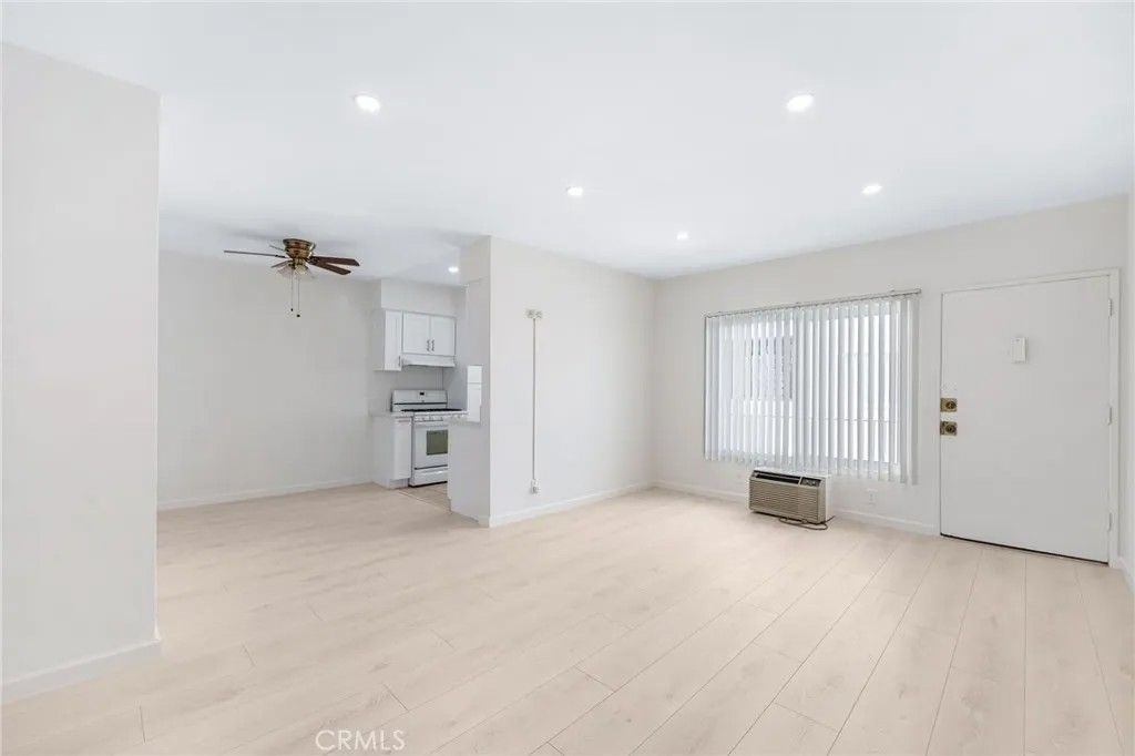 Photo of 580 W Stocker #4, Glendale, CA 91202 (MLS # BB26087939)