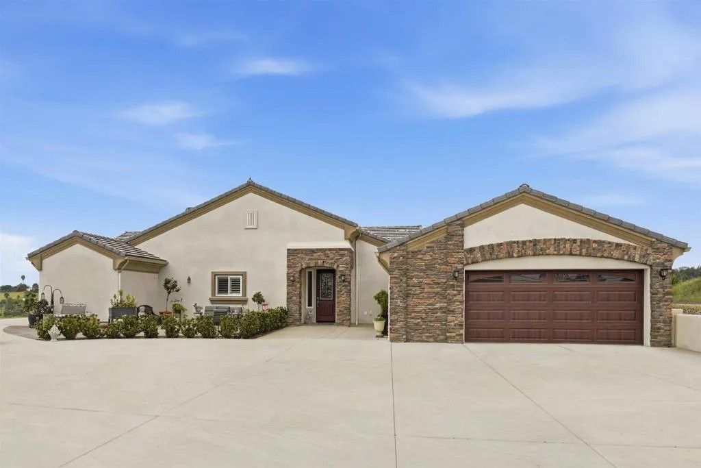 Photo of 3600 Linda Vista Drive, Fallbrook, CA 92028 (MLS # NDP2602278)