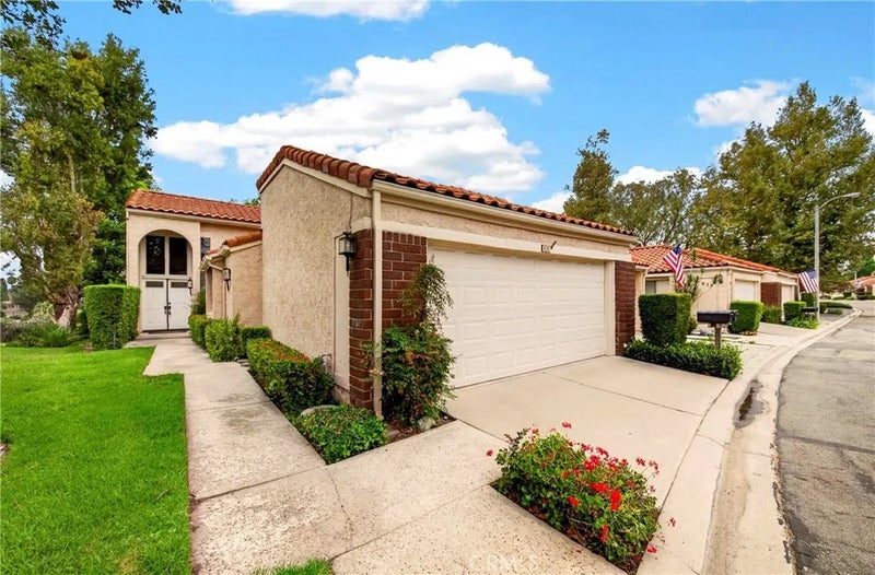 636 Colonial Circle