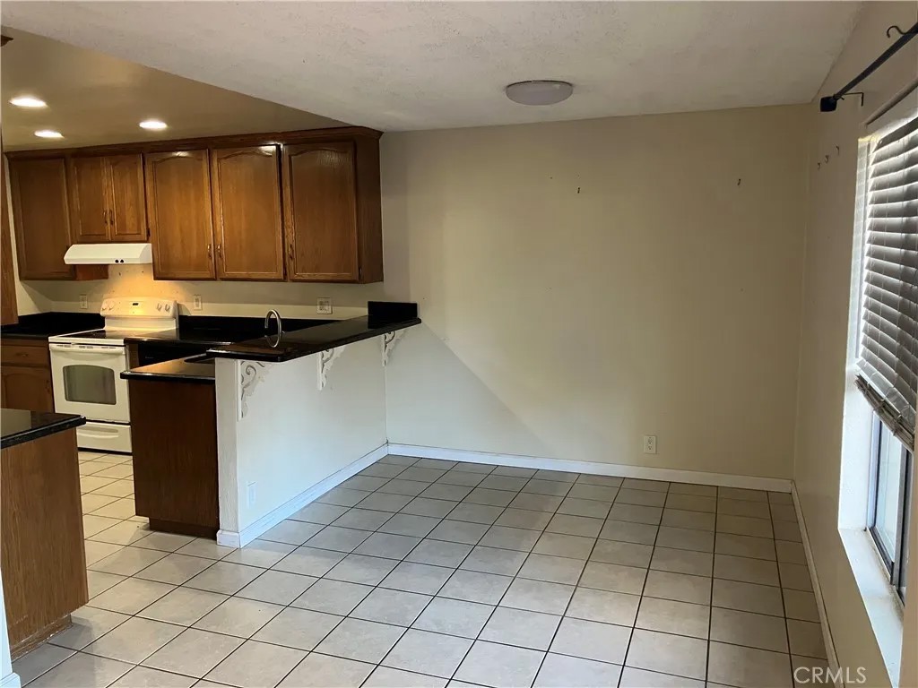 2366 Adirondack Row 6