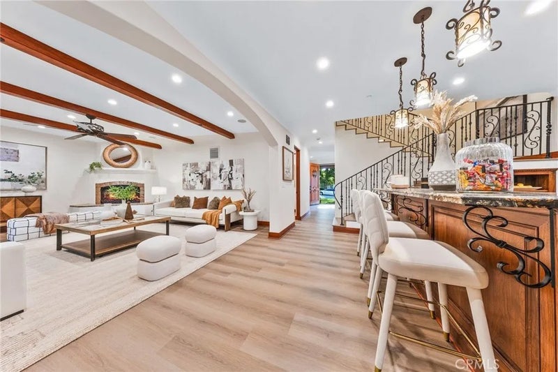 407 N Magnolia