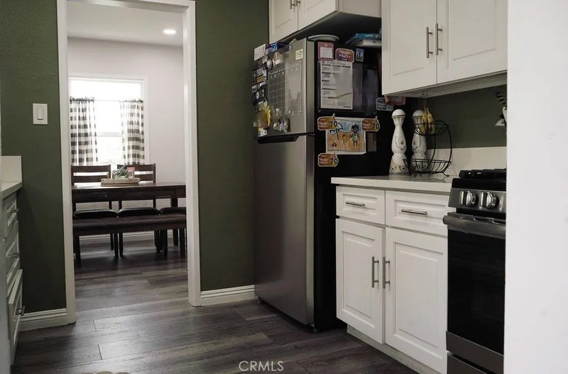 3129 W 112th