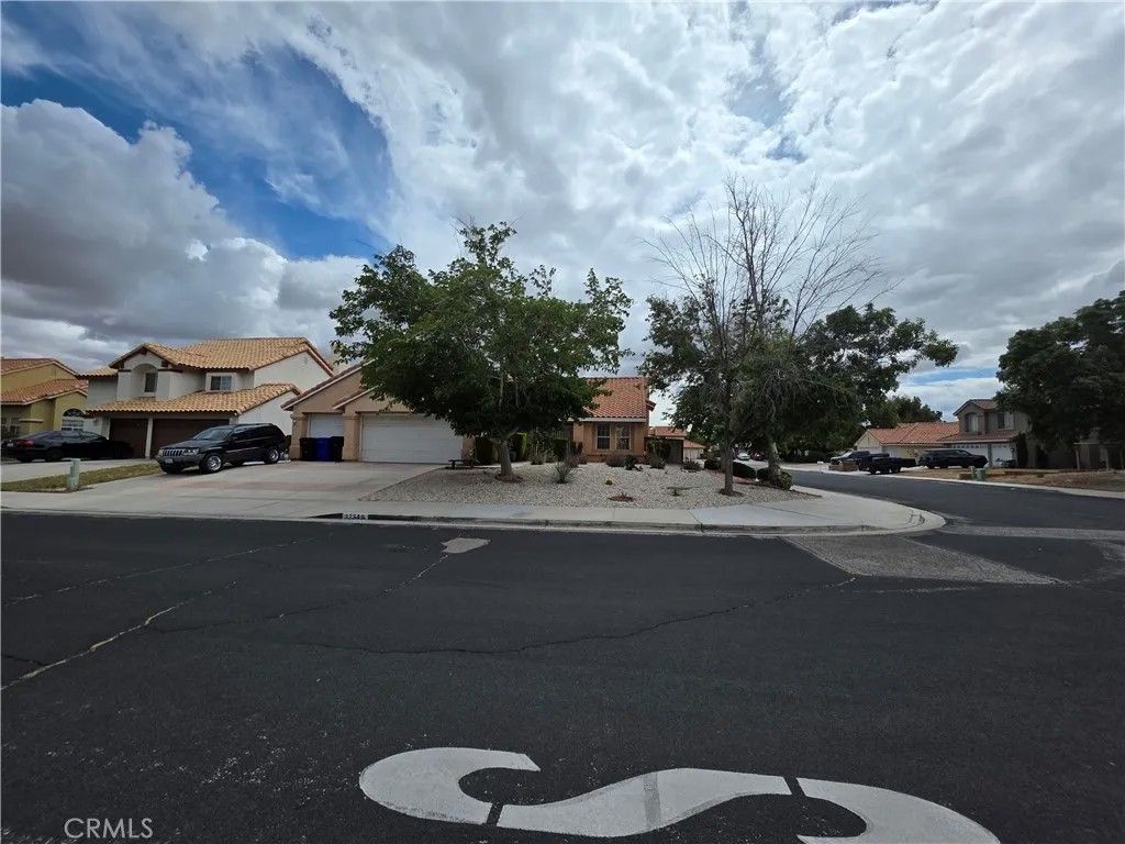 Photo of 12549 Gentle Breeze WAY, Victorville, CA 92392 (MLS # HD26098761)