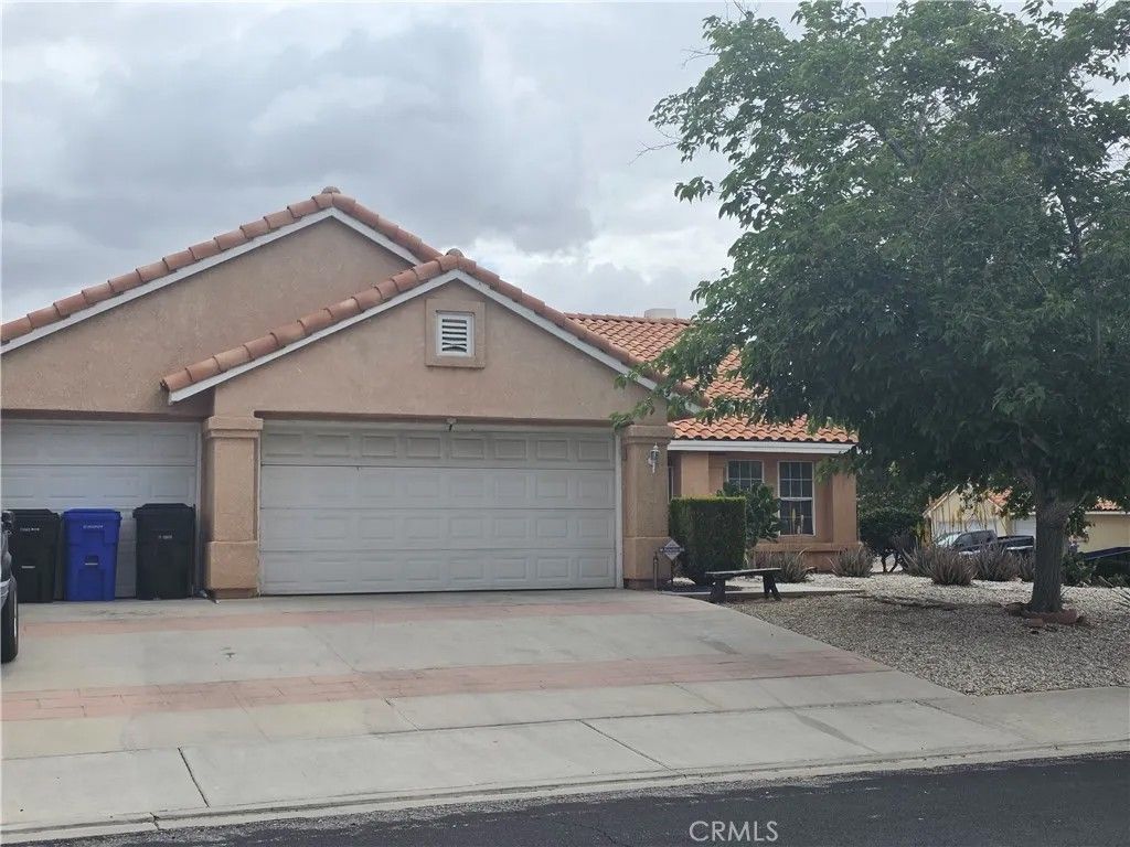 Photo of 12549 Gentle Breeze WAY, Victorville, CA 92392 (MLS # HD26098761)