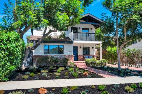 Photo of 526 W 40th, San Pedro, CA 90731 (MLS # SB26013293)