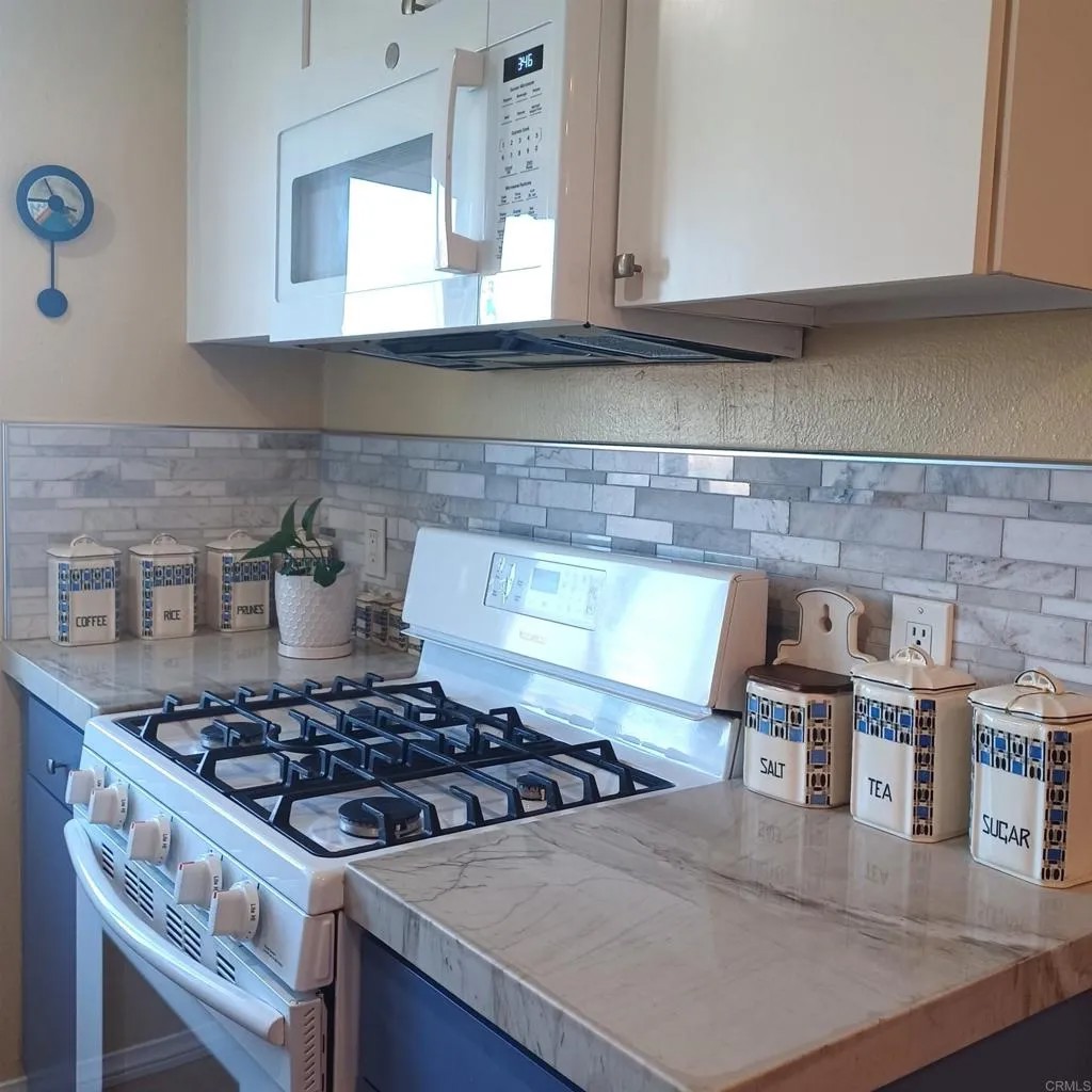 1202 N Pacifice Street 209B