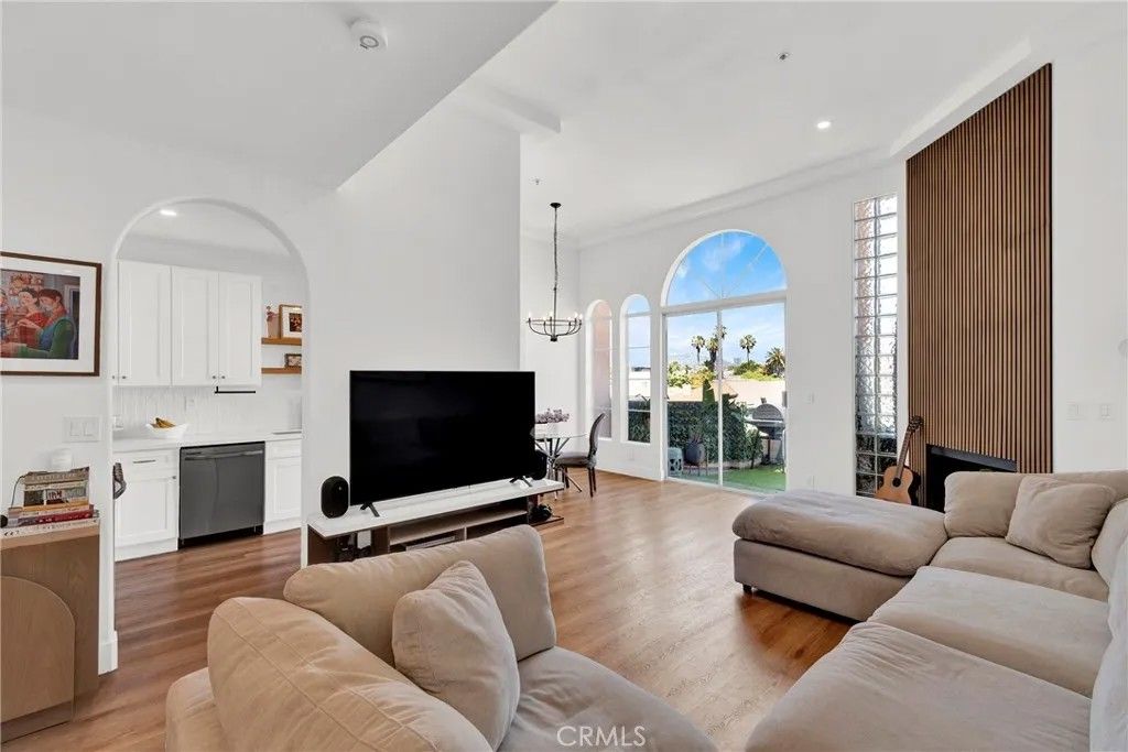 Photo of 4830 Elmwood Avenue #302, Los Angeles, CA 90004 (MLS # CV26102047)