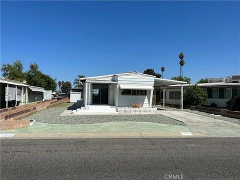 Photo of 914 W Johnston Ave, Hemet, CA 92543 (MLS # SW25276468)