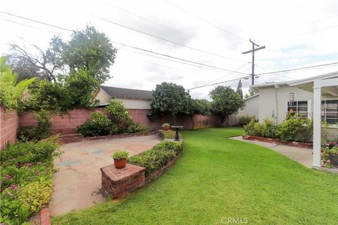 Tiny photo for 10558 Brierbush Ave, Downey, CA 90241 (MLS # DW25216646)