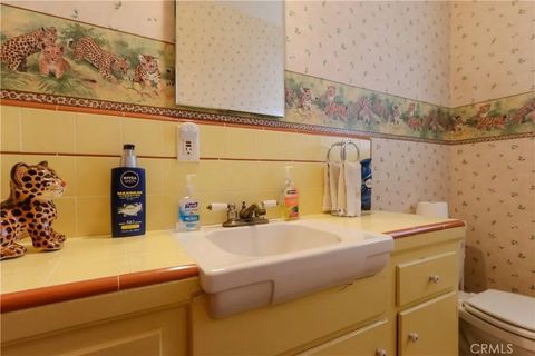 Tiny photo for 10558 Brierbush Ave, Downey, CA 90241 (MLS # DW25216646)