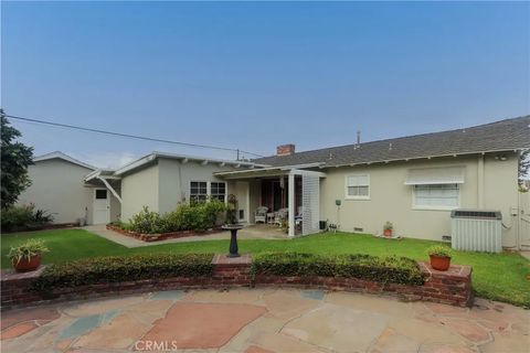 Tiny photo for 10558 Brierbush Ave, Downey, CA 90241 (MLS # DW25216646)