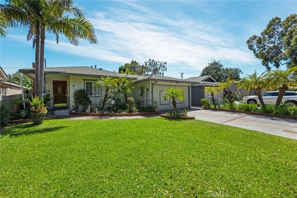 Photo of 412 E Camile St, Santa Ana, CA 92701 (MLS # PW26089938)