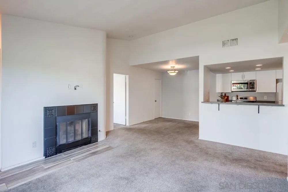 9458 Twin Trails Dr 205