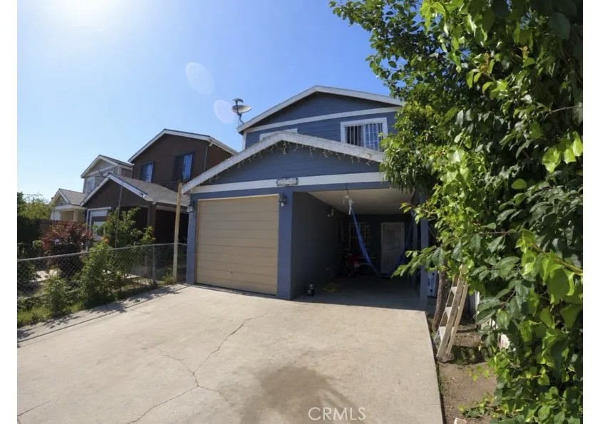 1243 E 100th