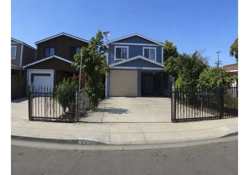 1243 E 100th
