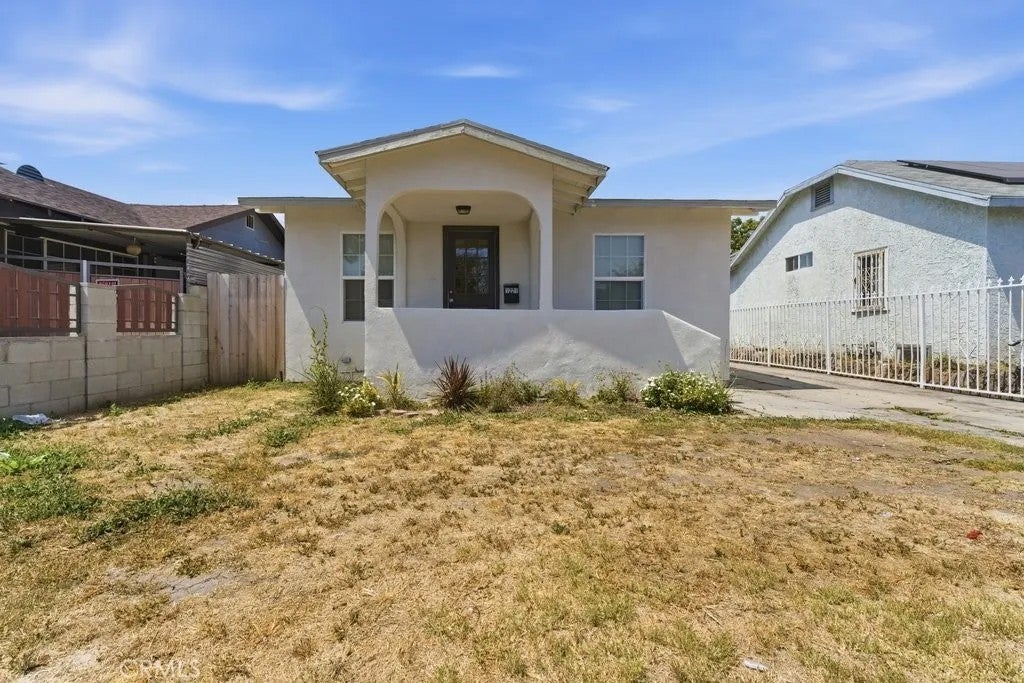 Photo of 1221 W 73rd Street, Los Angeles, CA 90044 (MLS # OC26111983)