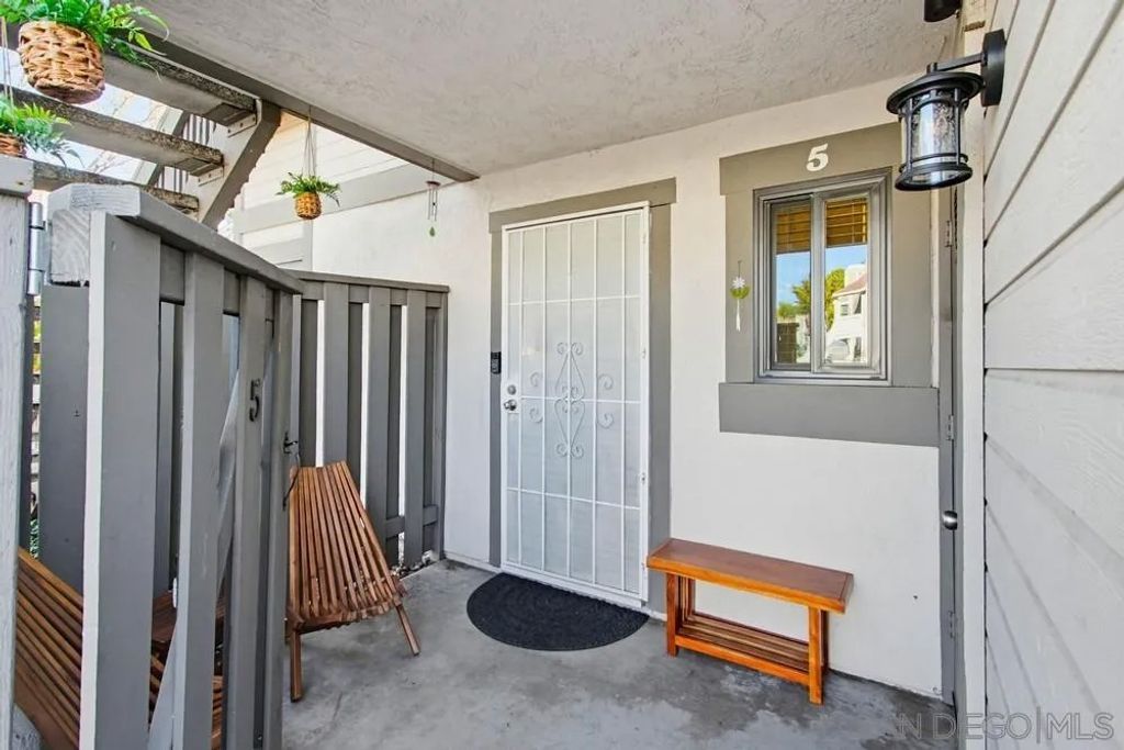 Photo of 1953 Wellington Lane #5, Vista, CA 92081 (MLS # 260007082)