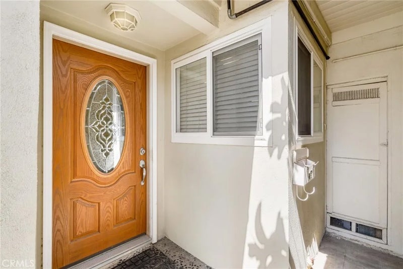 1537 W Edithia