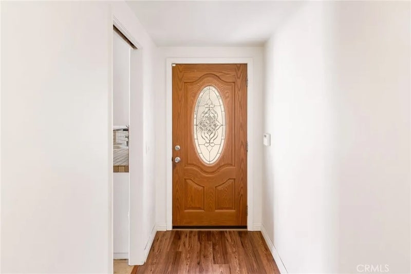 1537 W Edithia