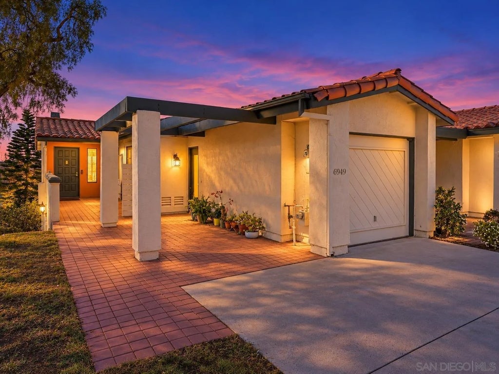 Photo of 6949 Camino Revueltos, San Diego, CA 92111 (MLS # 260023932)