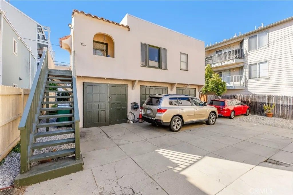 Photo of 1117 Mira Mar Avenue, Long Beach, CA 90804 (MLS # SB26048381)