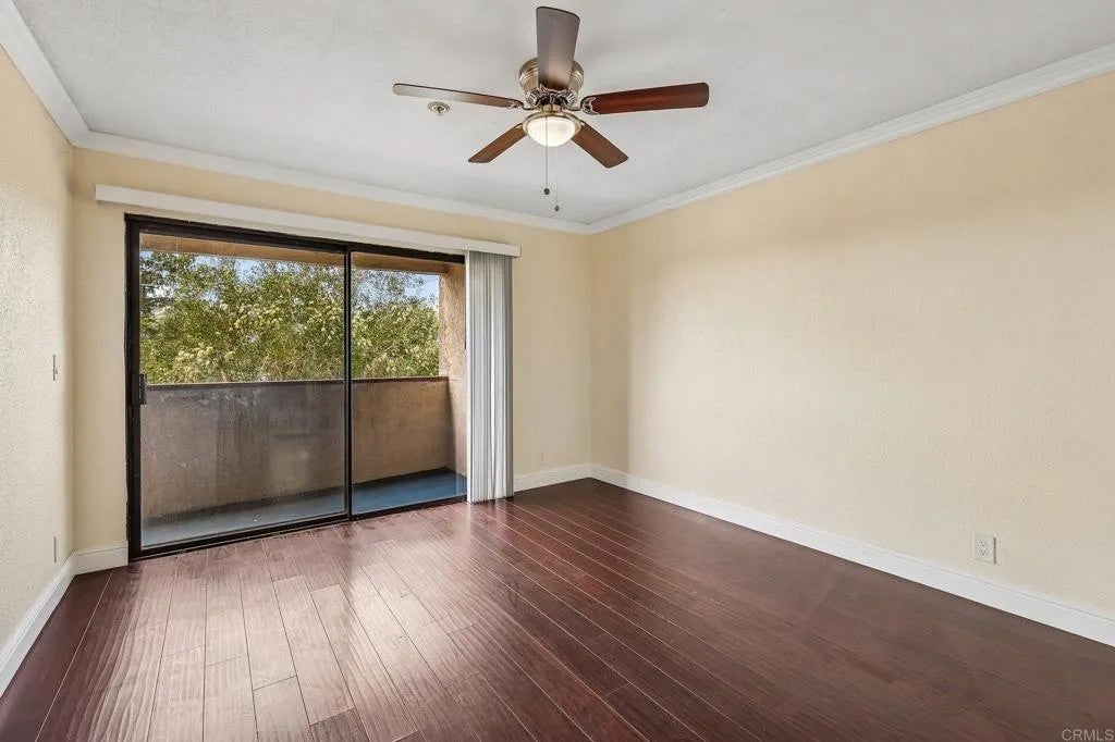 4041 Oakcrest Drive 303