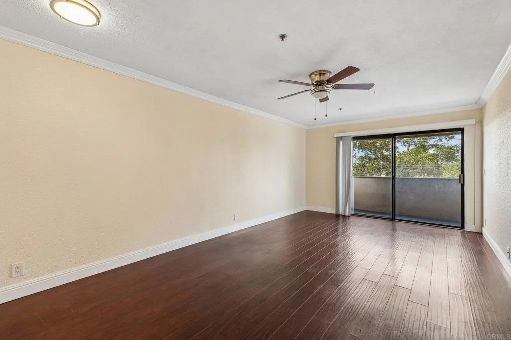 4041 Oakcrest Drive 303