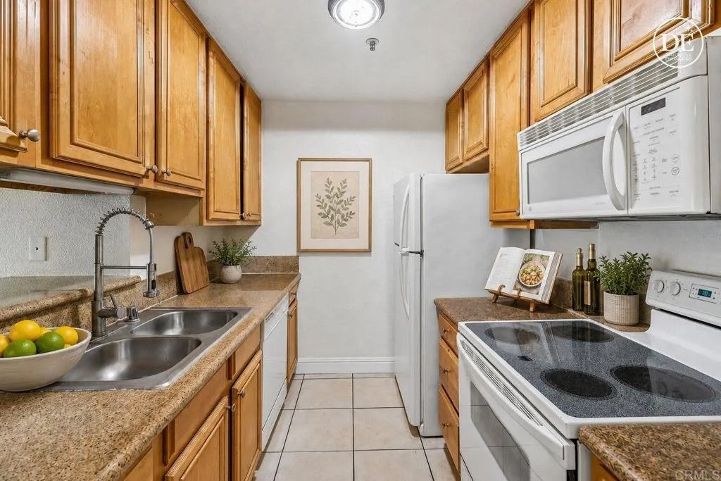 4041 Oakcrest Drive 303