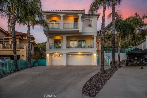 Photo of 22391 San Joaquin Dr, Canyon Lake, CA 92587 (MLS # SW26046980)