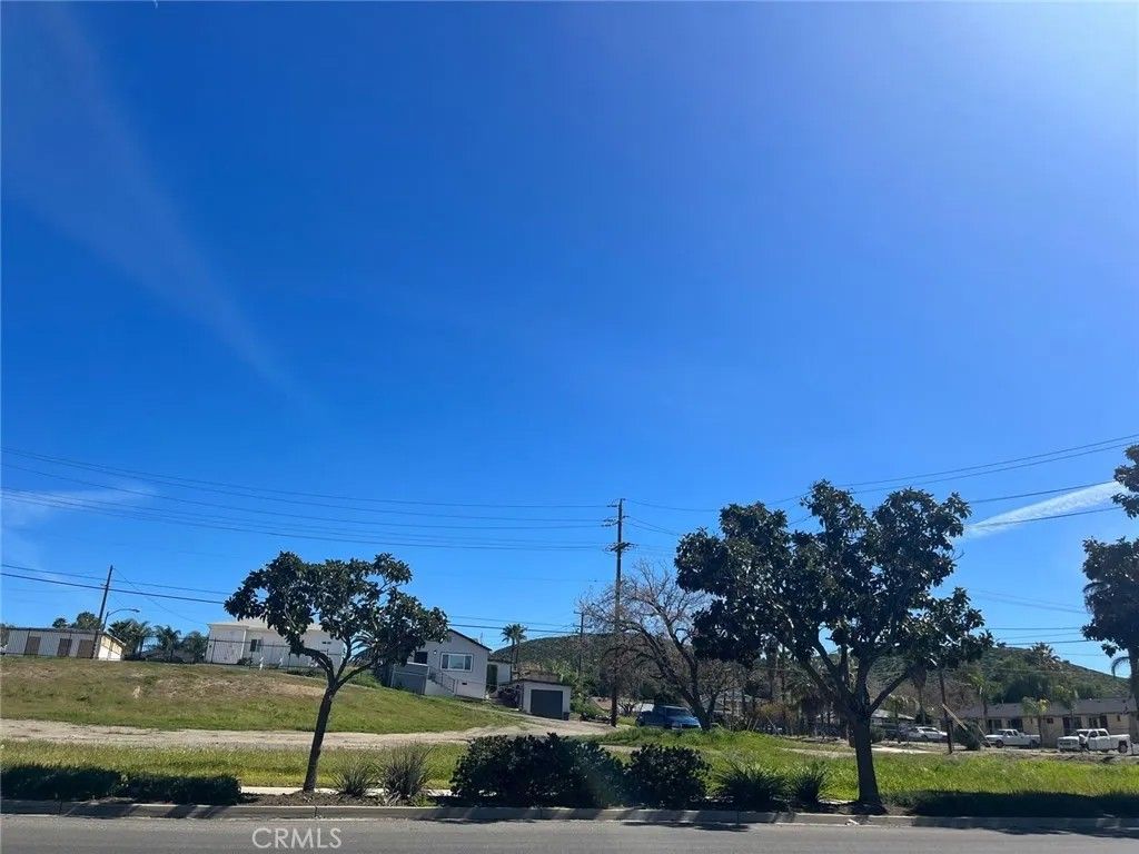 Photo of 402 N. Main St, Lake Elsinore, CA 92530 (MLS # IV26053396)