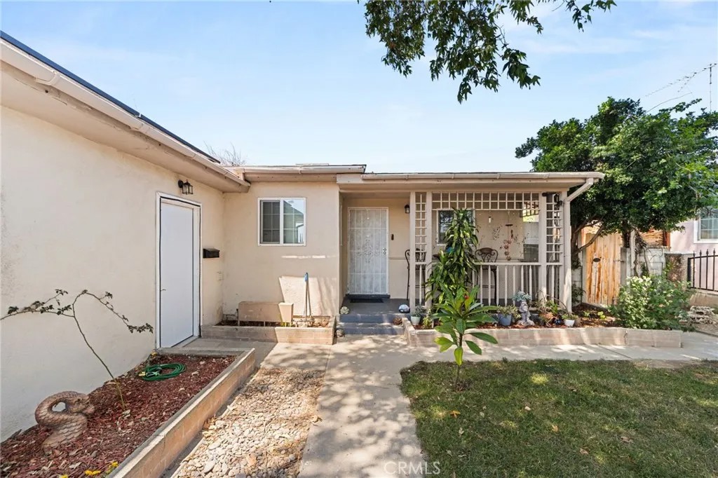114 S Tamarisk