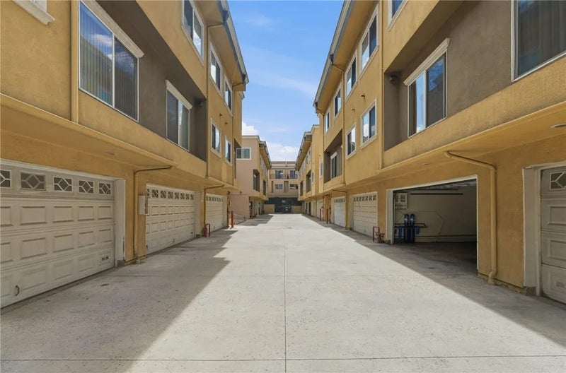 13629 Wyandotte 118