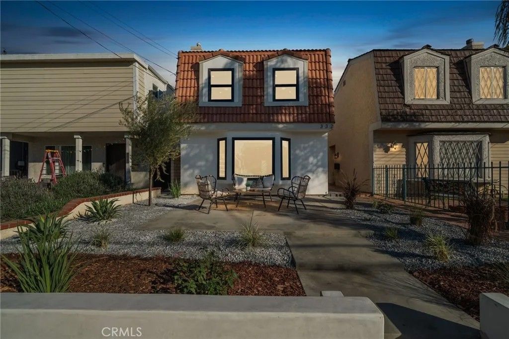 Photo of 332 Flint Avenue, Long Beach, CA 90814 (MLS # PW25276408)