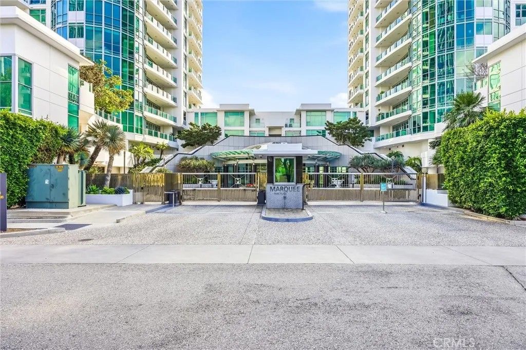 Photo of 3131 Michelson Dr #1504, Irvine, CA 92612 (MLS # OC26018072)