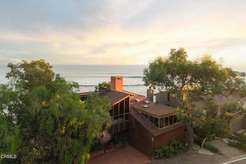 3674 W Pacific Coast Highway
