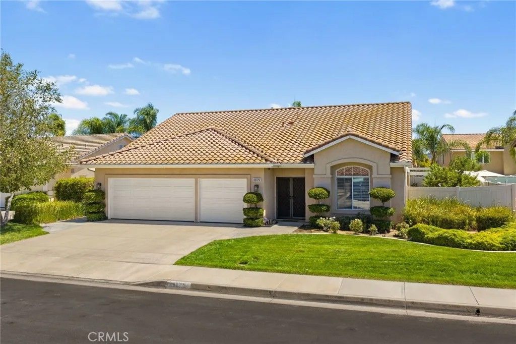 Photo of 42370 Circulo Cavinara, Murrieta, CA 92562 (MLS # SW25175051)