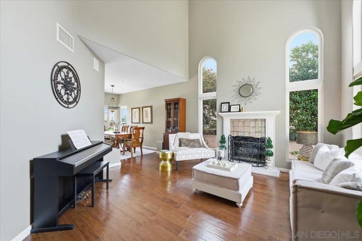 2701 Isham Springs Ct