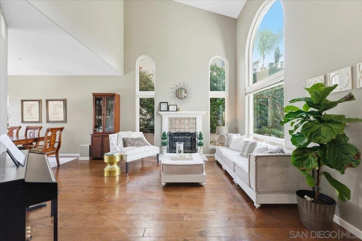 2701 Isham Springs Ct