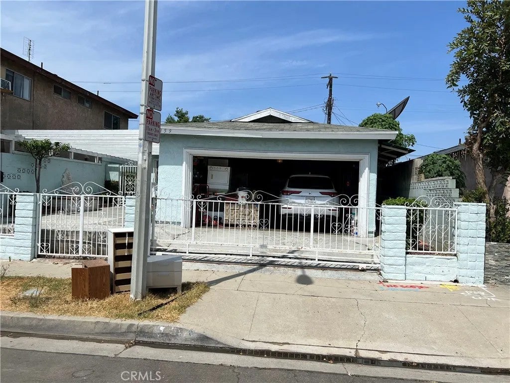 1259 S. Arizona Ave.