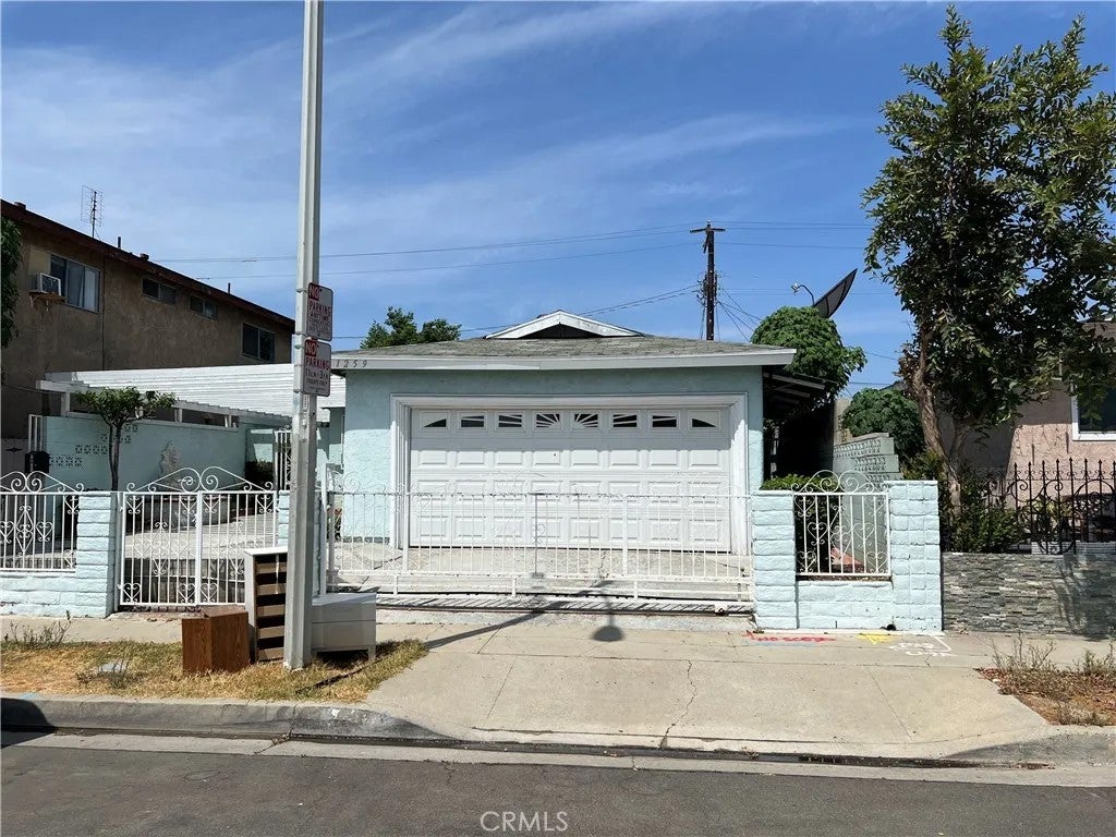 1259 S. Arizona Ave.
