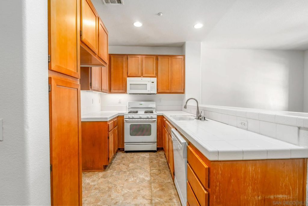 Photo of 1648 Sweet Gum Place, Chula Vista, CA 91915 (MLS # 250043426)