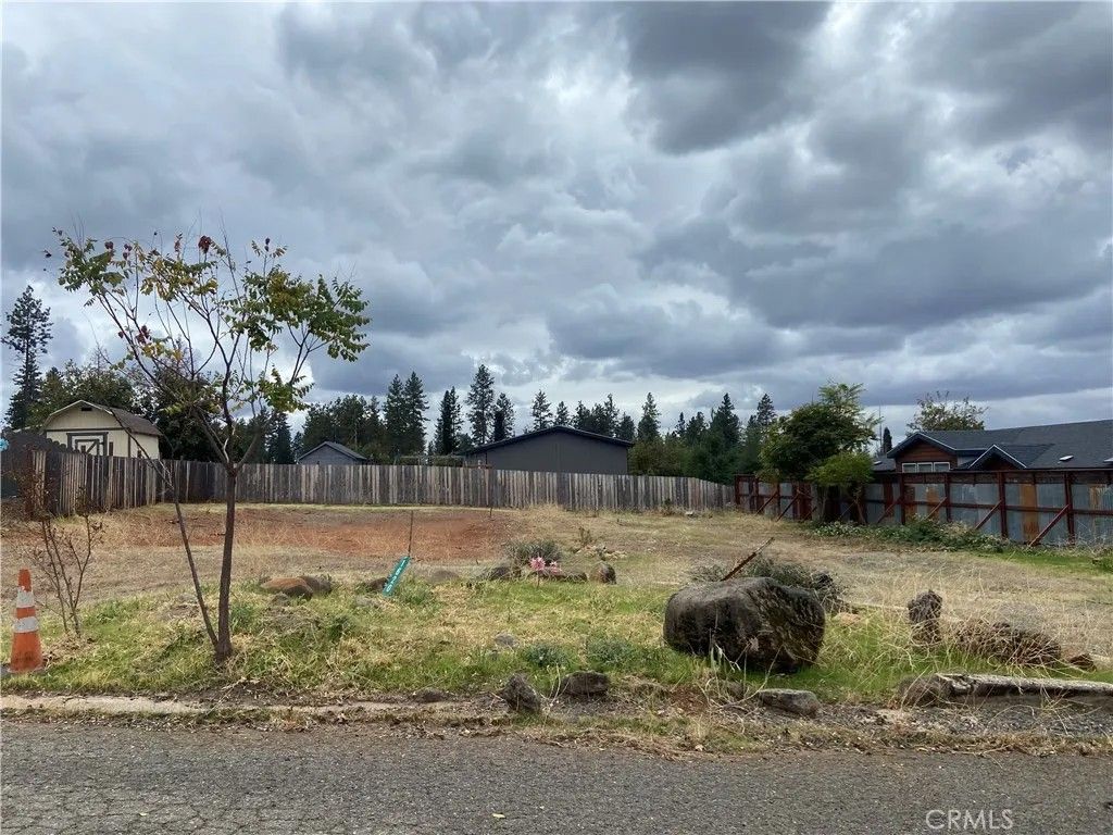 Photo of 1620 Timber Ln, Paradise, CA 95969 (MLS # SN25240581)