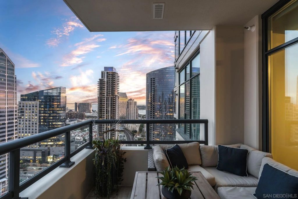 Photo of 1199 Pacific Hwy #2903, San Diego, CA 92101 (MLS # 260009570)