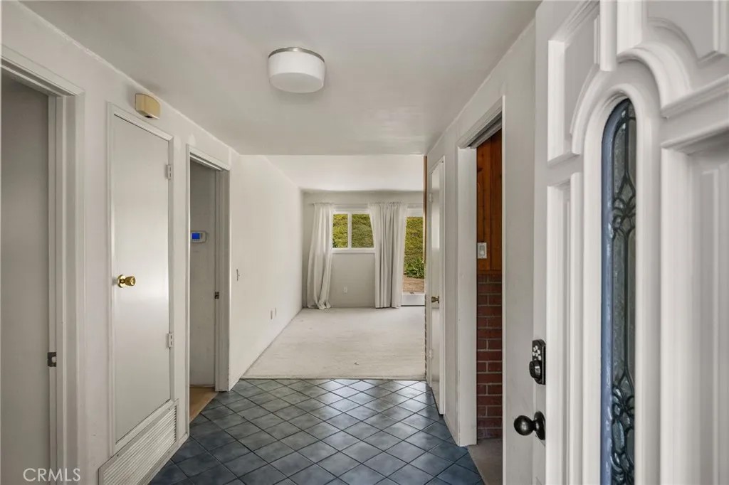 736 Hunters Trail