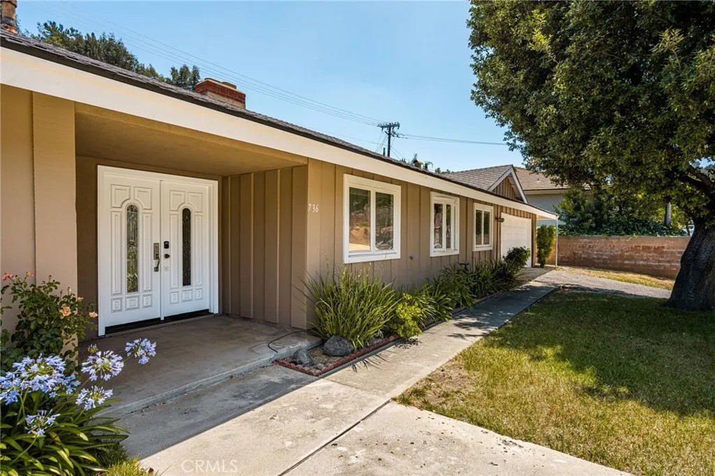736 Hunters Trail