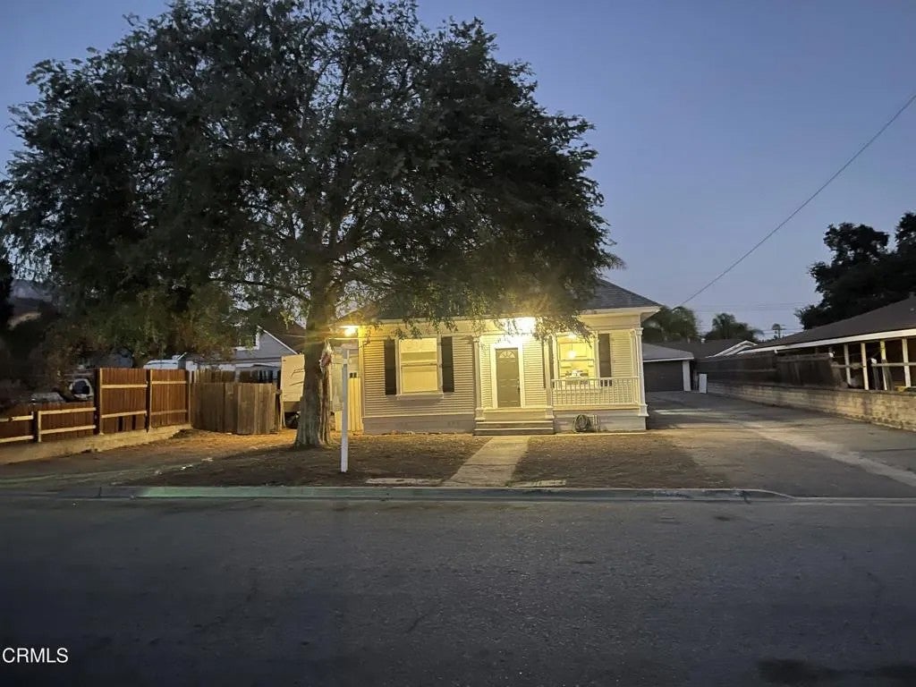 715 Encino Place