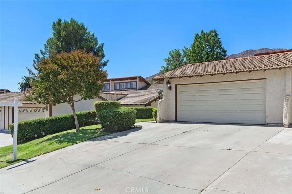 5082 Los Olivos Way