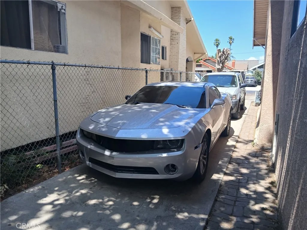 1060 W 51st