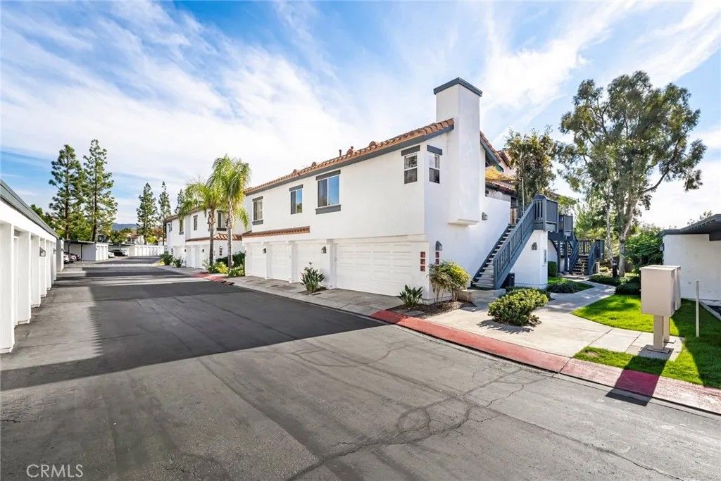 Photo of 6 Dianthus, Rancho Santa Margarita, CA 92688 (MLS # OC26020199)